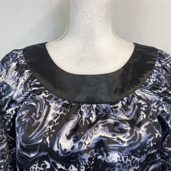 BCBG MaxAzria Blouse Top sz Medium Black Blue Paisley Satin Modest Church Career - Picture 4 of 8